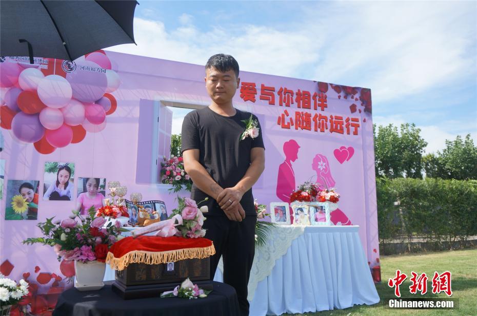 国产欧美日韩专区发布_军中绿花简谱